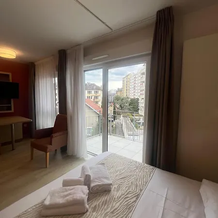 Appart One Chambery Lejlighedshotel 3*