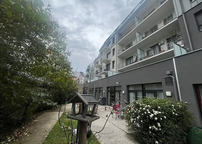 Zenao Aparthotel 3*